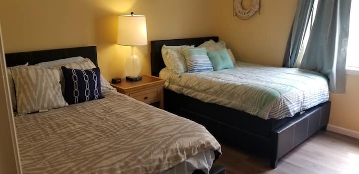 2张全尺寸床第二间卧室