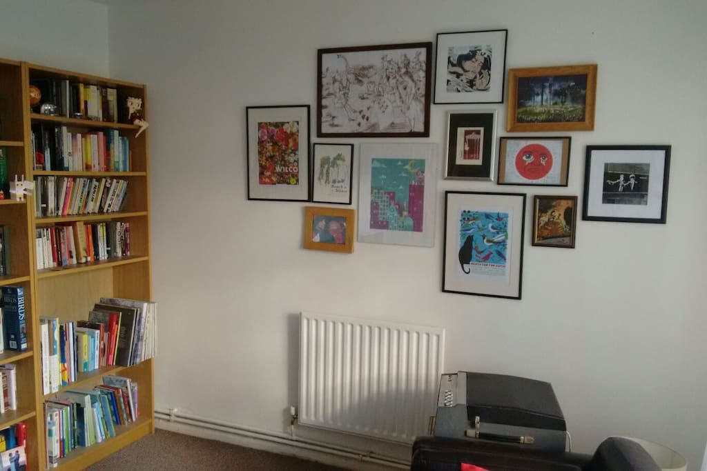 Library and record player