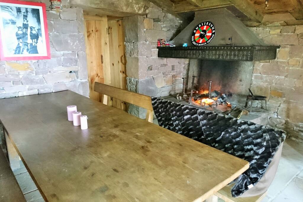 Soirée grillade au coin du feu