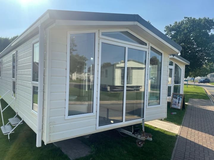 ClactononSea Holiday Rentals & Homes England, United Kingdom Airbnb