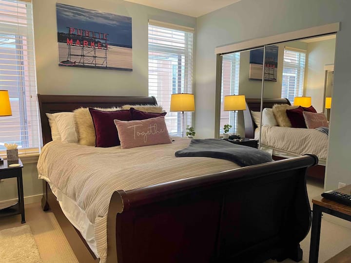 Kitanda kizuri sana chenye godoro jipya