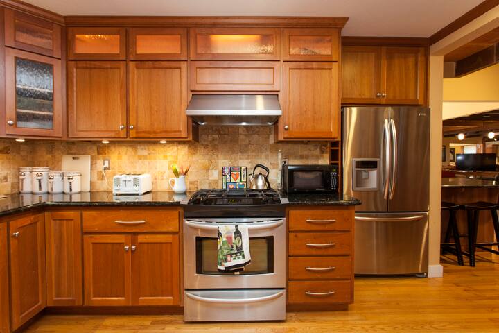 Bright modern 3BR/2.5BA home in Silicon Valley gallery image 5