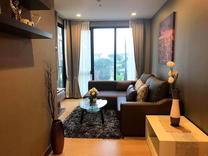 Your room is 51 sq.m. a lots of space and decorated with  modern elements. have garden view,mountain view from living room.



#Best place to stay in Chiang mai
#airbnb Chiang mai #airbnb thailand #airbnb #ChiangMai