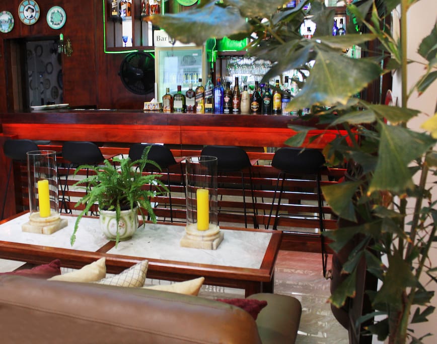 Lobby Bar donde podra tomar desayunos y obtener toda la informacion que necesita para su estancia en Cuba