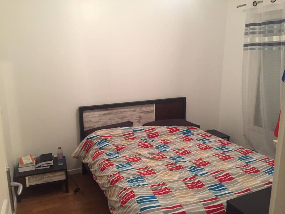 Bedroom, clean sheet :)