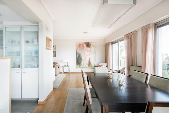 Unique River View Apartment.
Delightful Quiet Olivos