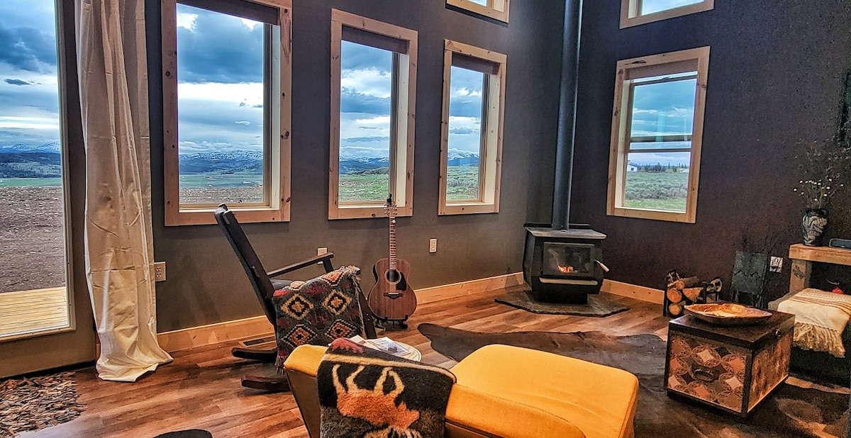If you're looking for a place to slow down & enjoy life, then slow living at 8,000 feet with breathtaking panoramas of mountains is the perfect place for you.

There are 10 homes in our neighborhood. Each home sits on 10 to 40-acre plot. 