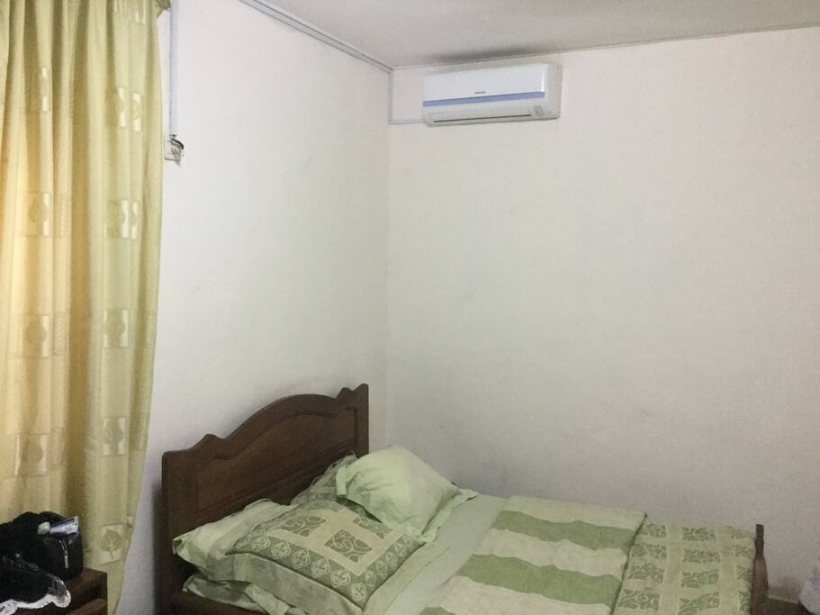 Lit chambre 1