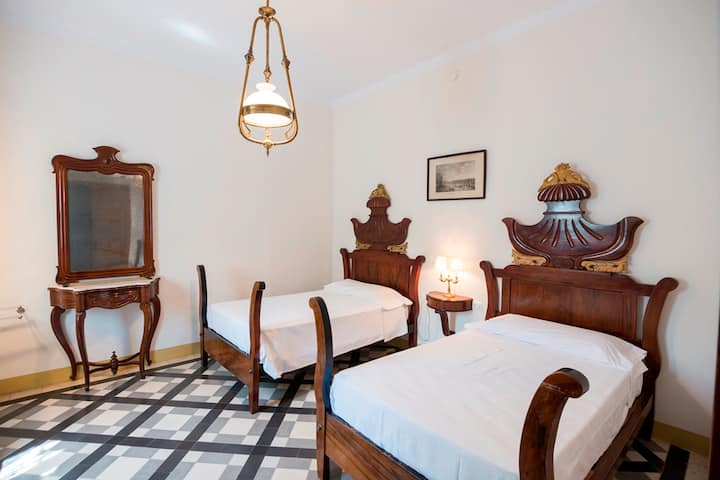 Kati 1 Dhomë gjumi V Tilo