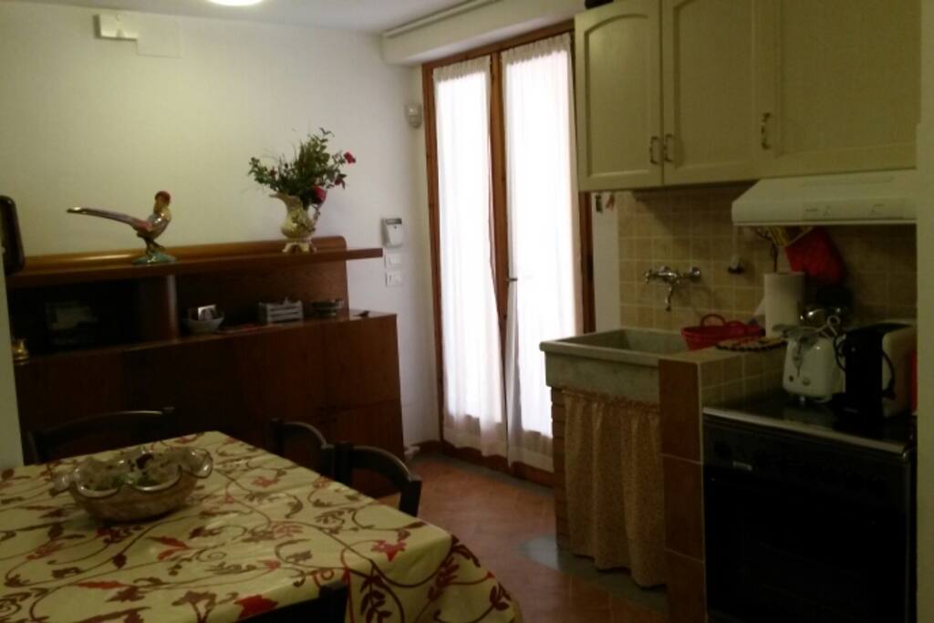ingresso, zona pranzo, angolo cottura