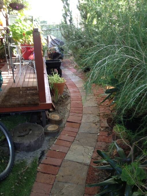 Left hand garden