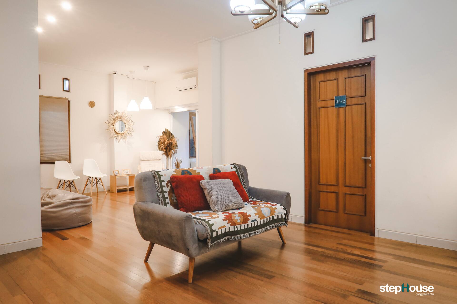 5-6BR Private House up to 25 Guests | Malioboro
