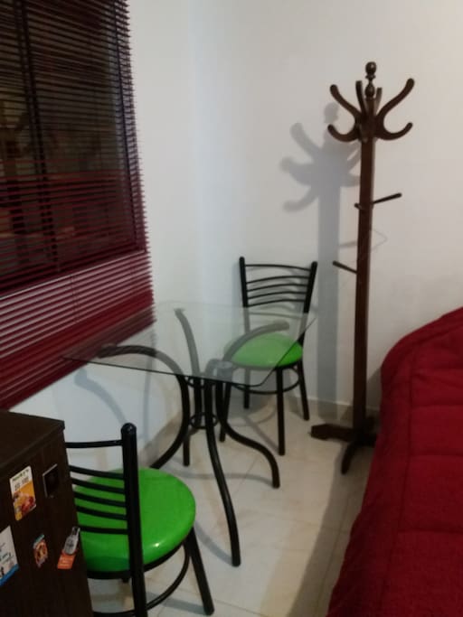 La mesa del cuarto