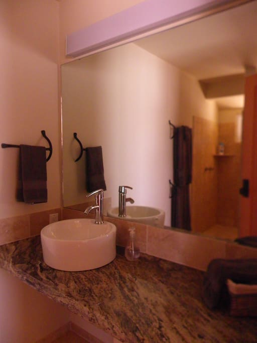 South suite bathroom