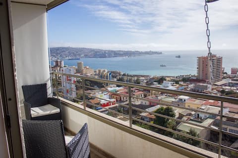 Apartment with a view and spectacular terrace. C Pleasure