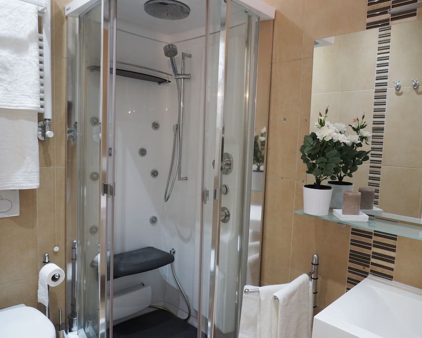 Bagno box doccia con idromassaggio Teuco