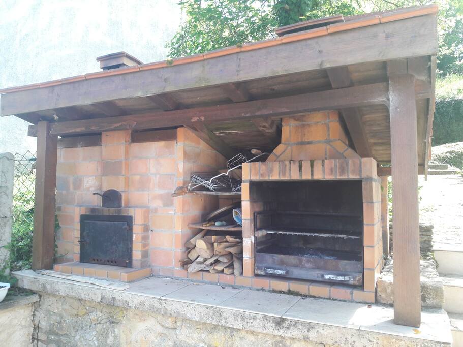 barbecue et four à pain/pizza