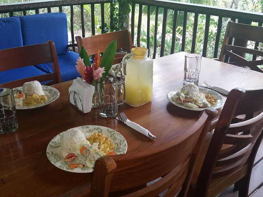 Healthy meal plan choices at Better in Belize Eco-Lodge.