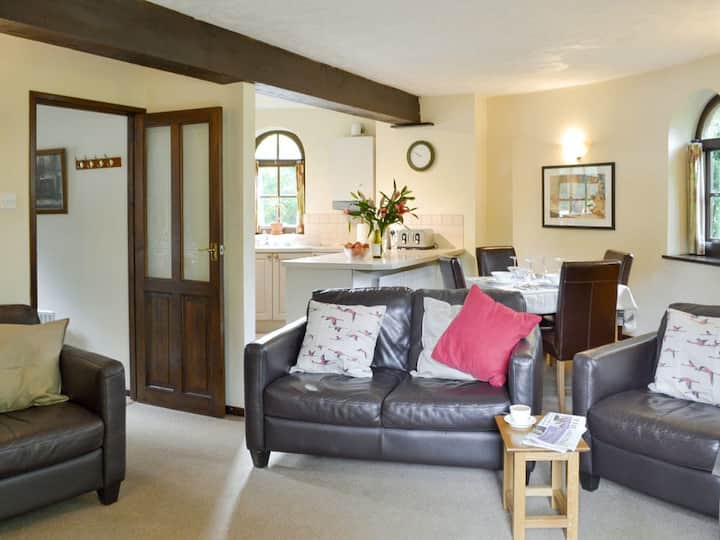 The Water Tower, 2 En-suite Bedrms, Patio, Parking - Isle of Sheppey