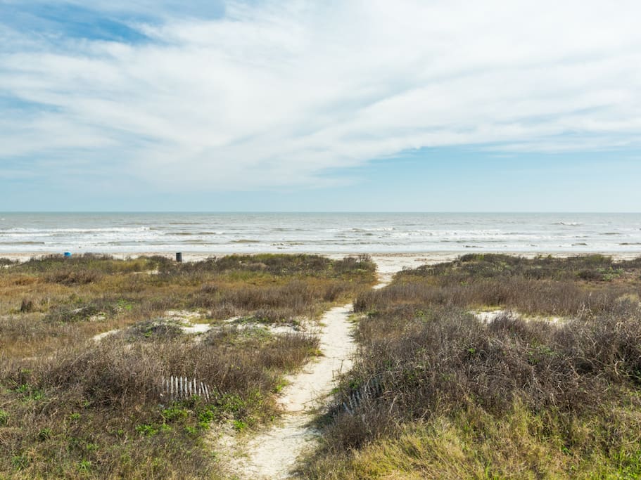 A private beach path takes you to the Gulf.