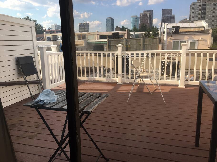 deck with view of the amazing philly skyline