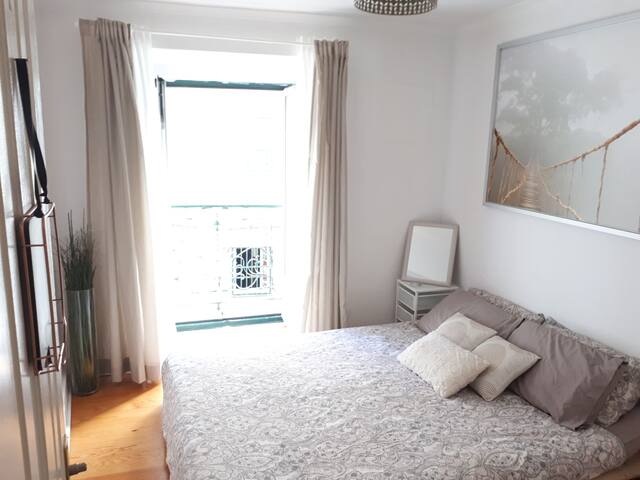 Downtown Central & Modern - Bedroom 4