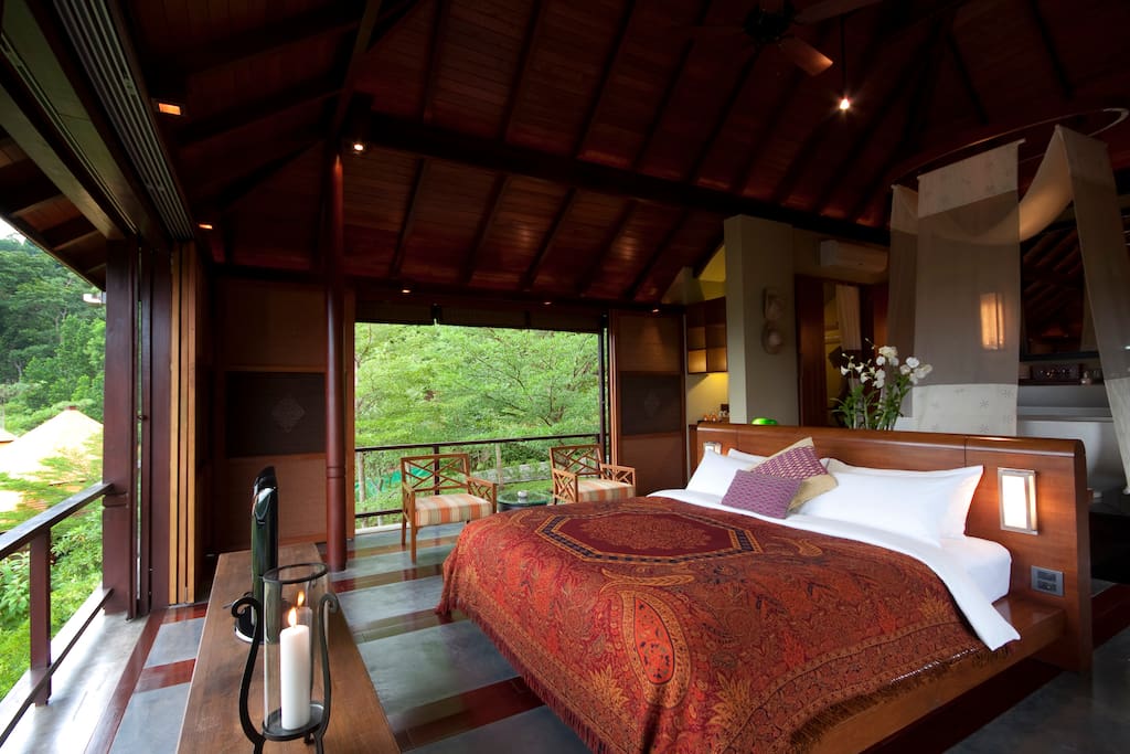 Bedroom (upstairs)