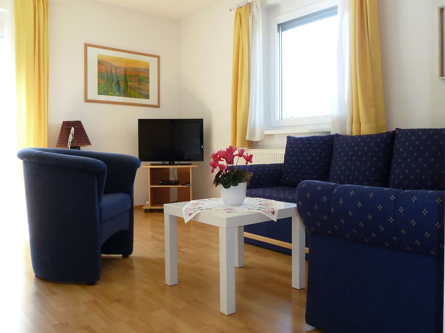 Ausziehbare Sofa-Landschaft, Flatscreen