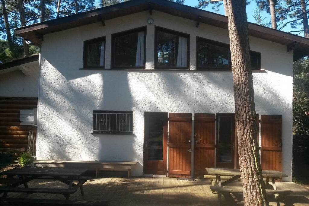 Arrière de la maison et terrasse