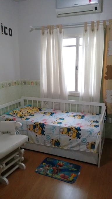 Quarto com 2 camas de solteiro
