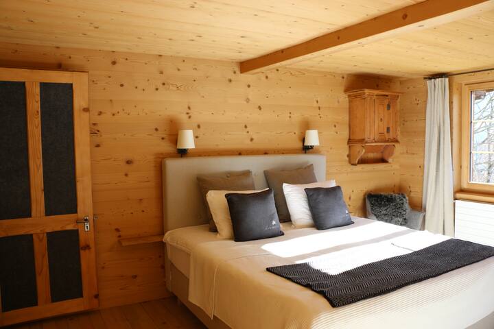 Cozy renovated Chalet in Rougemont/Gstaad gallery image 2