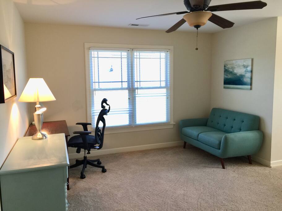 Roomy sitting and work area