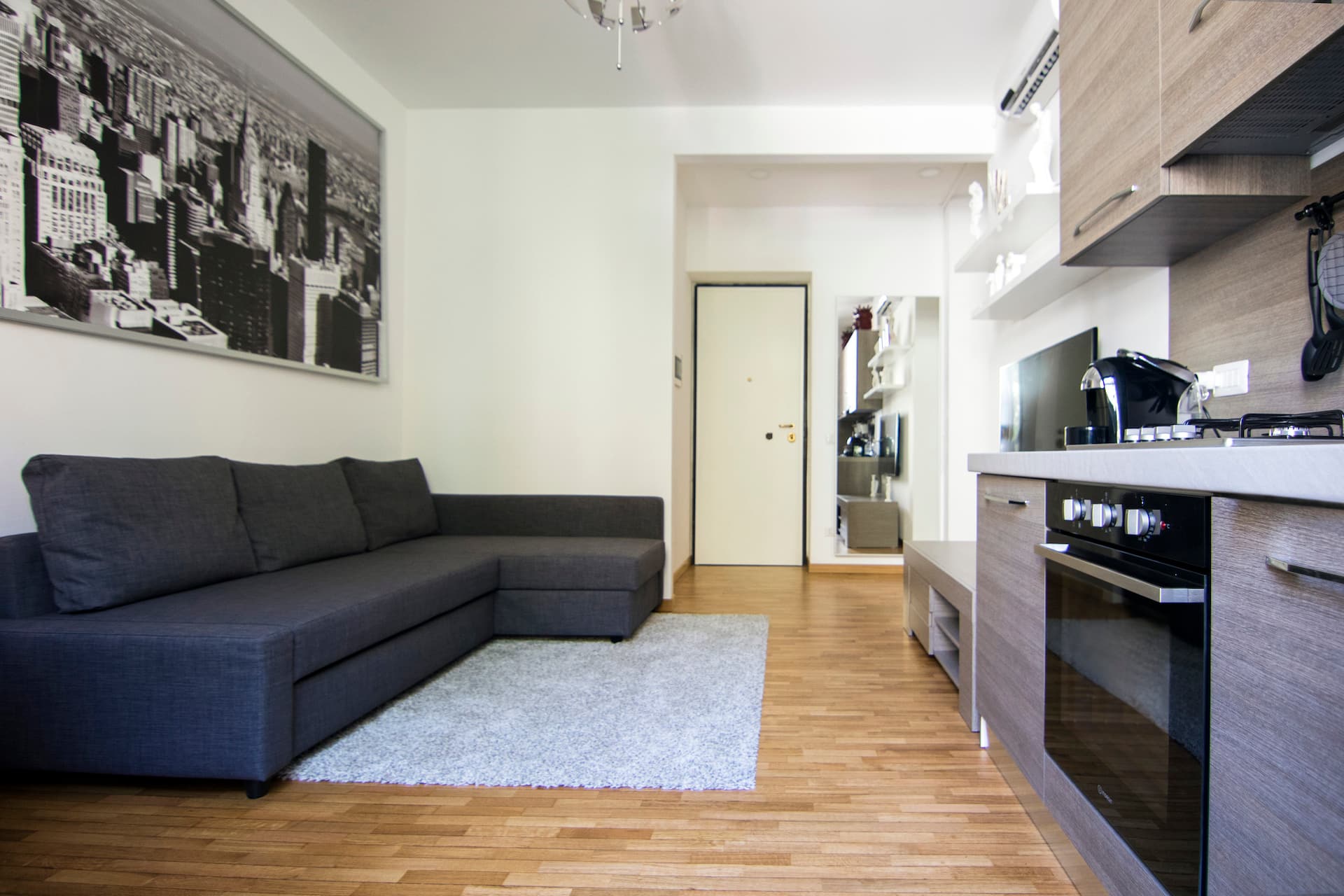 HERMES - 150 meters from the Central Station