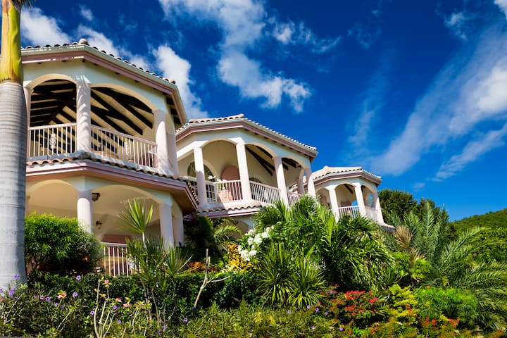 Gallery Detail: Heaven S Gate Off Grid Ocean View Villa Villas For