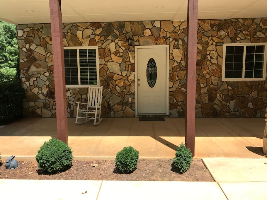 Private Apt. Entrance