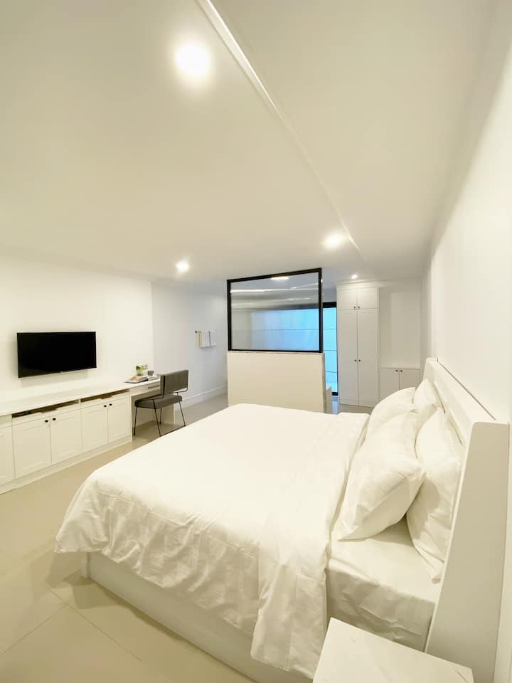 Luxury stay west jakarta York Rm w/Pool Serviced apartments for