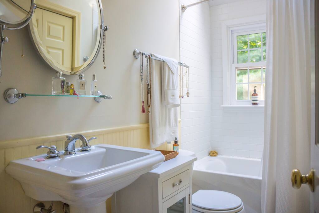 2nd floor bath