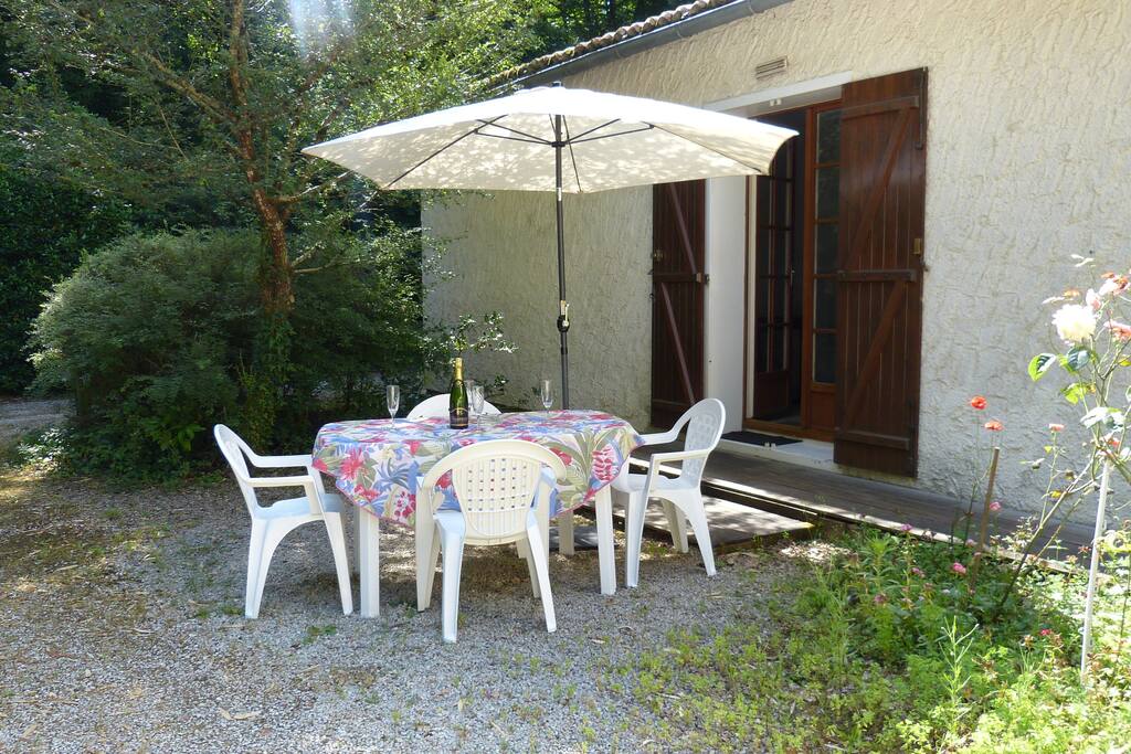 Espace exterieur, salon de jardin