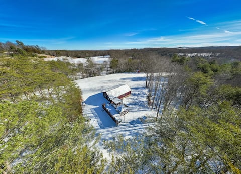 Twin Cabins - Hot tubs, sauna, fire pits, EV charg