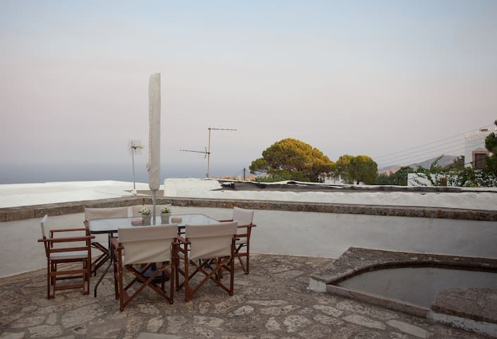 Penelope Mansion Chora