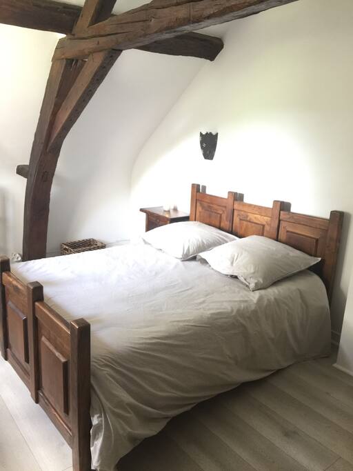 Chambre avec 1 lit double voire un lit supplémentaire d'appoint
