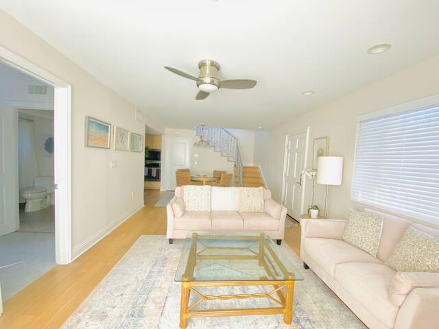 Steps to Beach, Canals & Marina! Comfy & Spacious gallery image 2