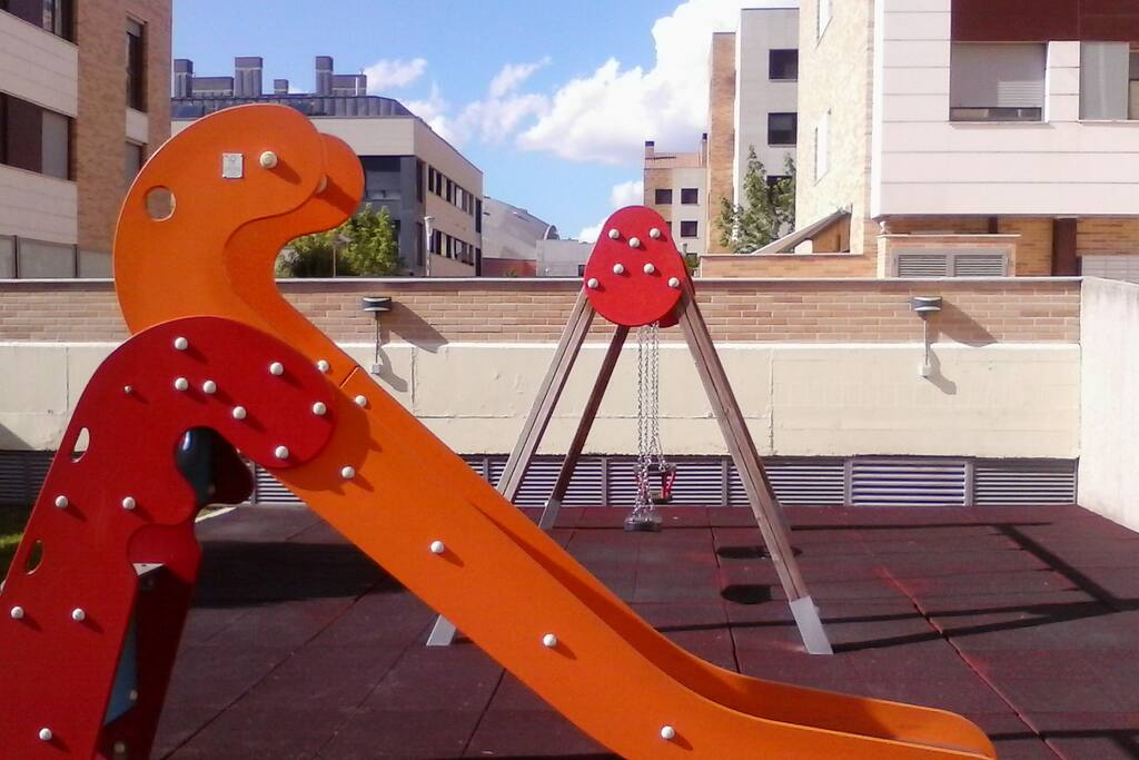 zona privada-columpios