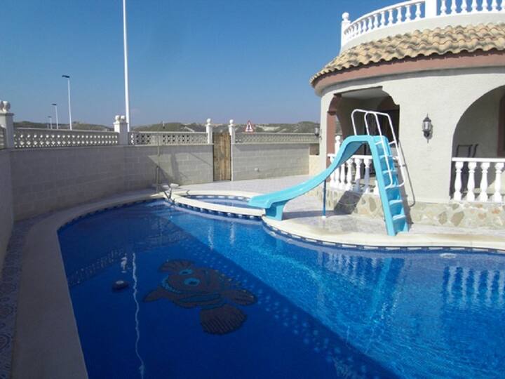Large private Villa with Pool and Rooftop Terrace!