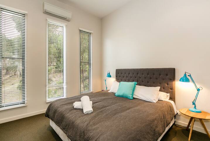 L’Vista Lorne – Luxury House in Peaceful Location gallery image 5