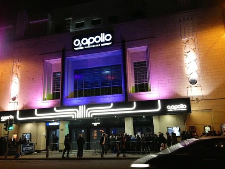 Walking distance to the O2 Apollo - where many famous artists have preformed