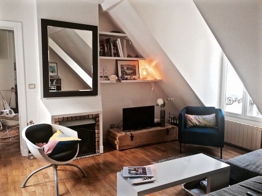 Salon / Living Room with Folding sofa (for 2)