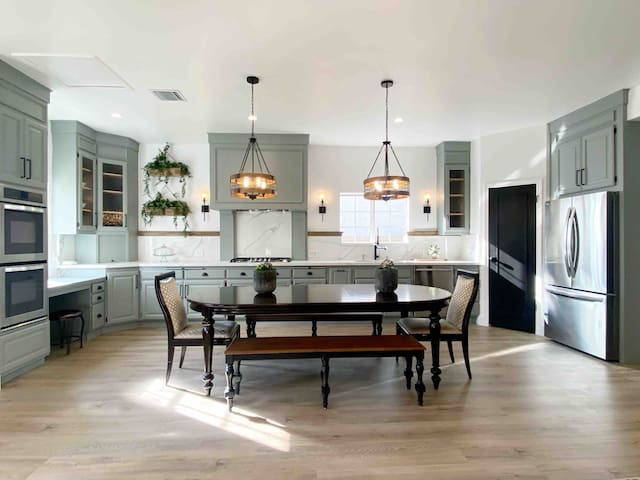 WeHo meets Melrose Arts District