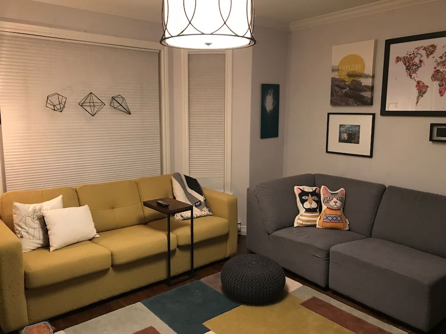 Second floor den with full Panasonic entertainment system and Apple TV 1/2