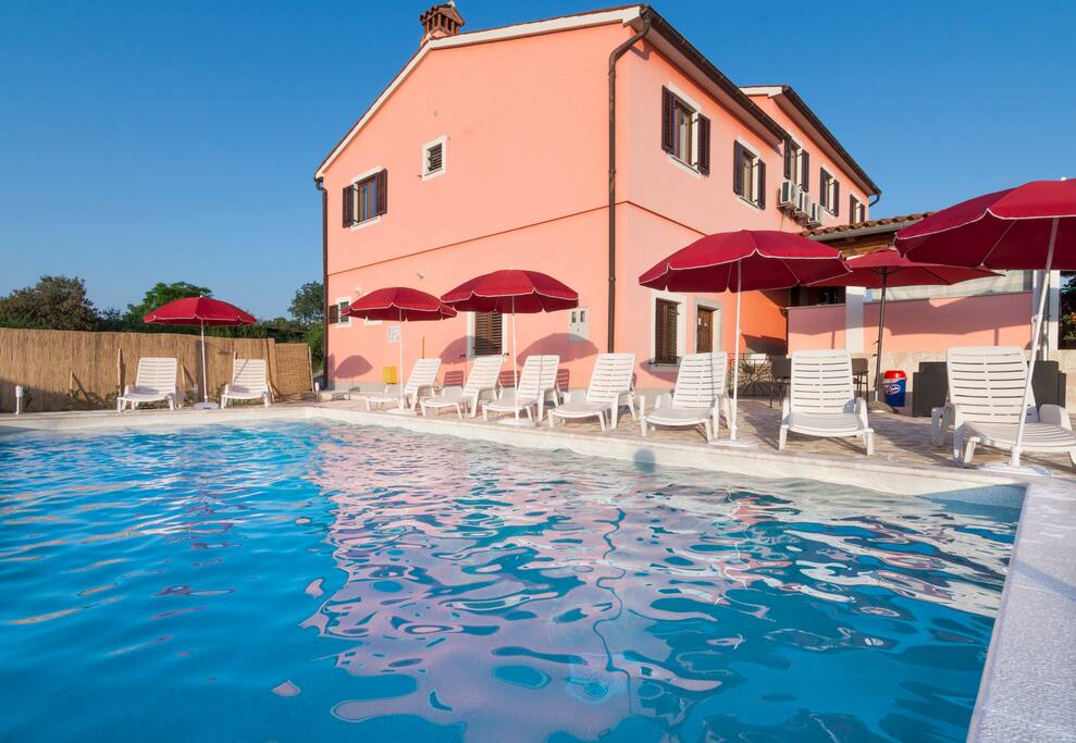 Swimming pool 10m x 5m
